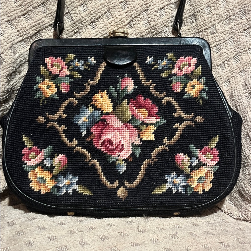 Vintage Floral Embroidered Shoulder Bag